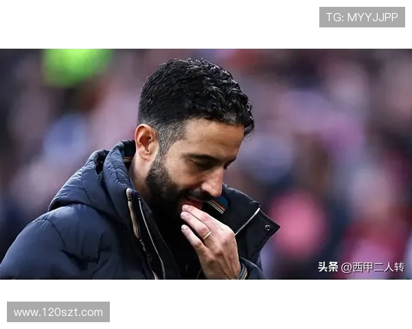 英超曼联的主教练:深入分析曼联主帅的战术与球队表现 英超曼联的主教练:深入分析曼联主帅的战术与球队表现